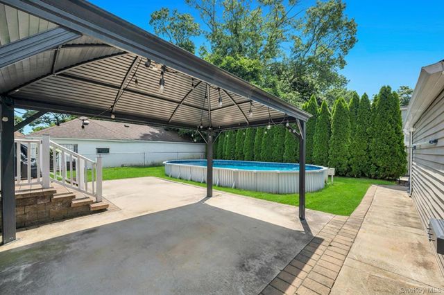24 Worden Place, West Babylon, NY 11704