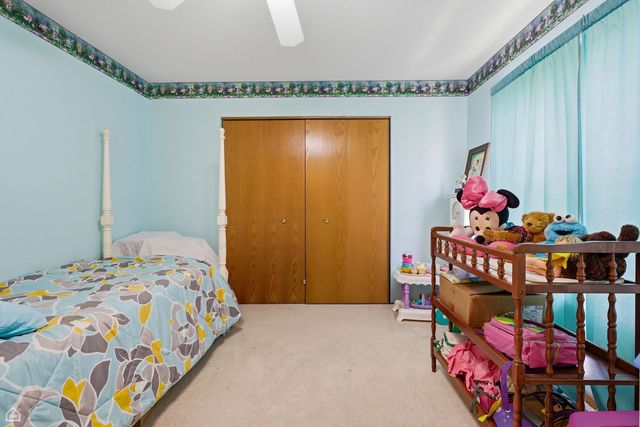 1017 Wheatland Drive, Crystal Lake, IL 60014