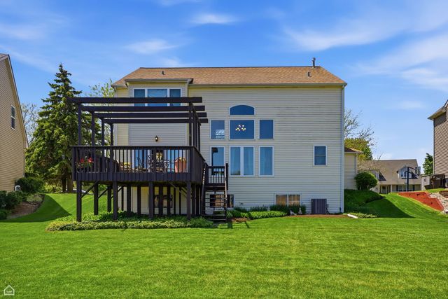 1017 Wheatland Drive, Crystal Lake, IL 60014