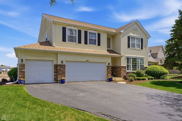 1017 Wheatland Drive, Crystal Lake, IL 60014