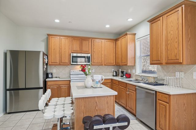 3225 Judge Holland Lane, Plano, TX 75025