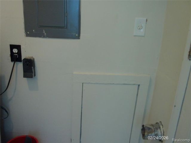 12756 Prospect Avenue, Warren, MI 48089