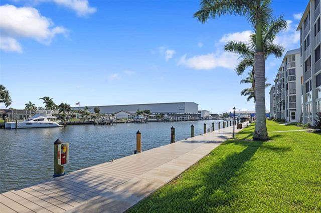 4902 38TH WAY S 309, St Petersburg, FL 33711