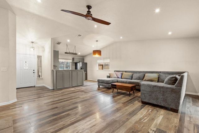 434 Whiterock Dr, Yuba City, CA 95991