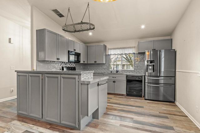 434 Whiterock Dr, Yuba City, CA 95991