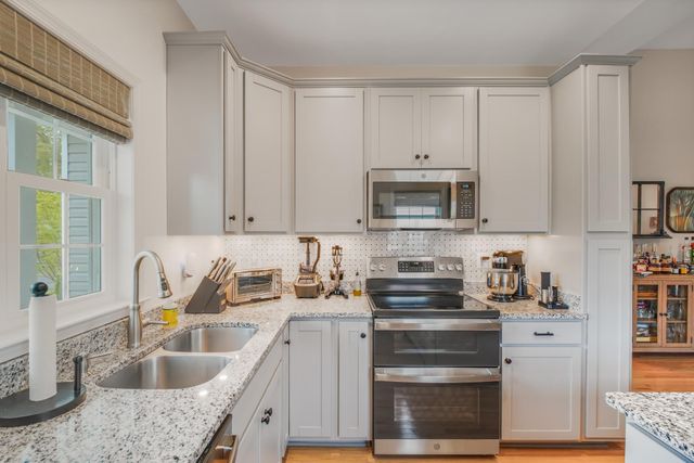 1111 LOSSING AVE, Colonial Beach, VA 22443