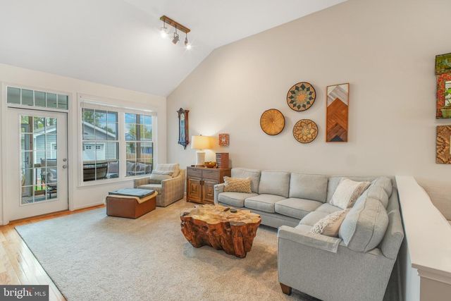 1111 LOSSING AVE, Colonial Beach, VA 22443