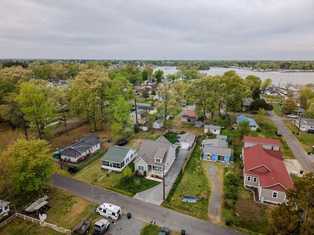 1111 LOSSING AVE, Colonial Beach, VA 22443
