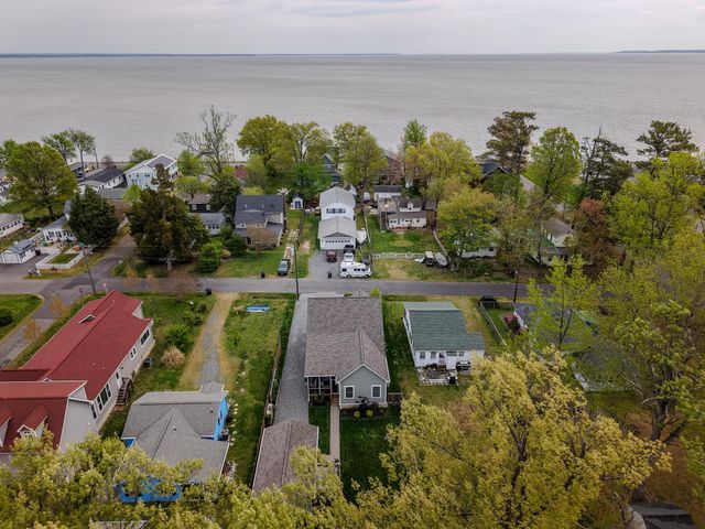 1111 LOSSING AVE, Colonial Beach, VA 22443