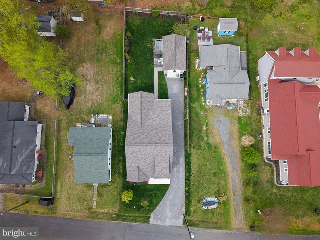 1111 LOSSING AVE, Colonial Beach, VA 22443
