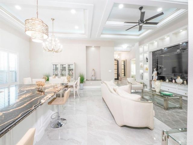 2712 W Chesterfield Avenue, Edinburg, TX 78539