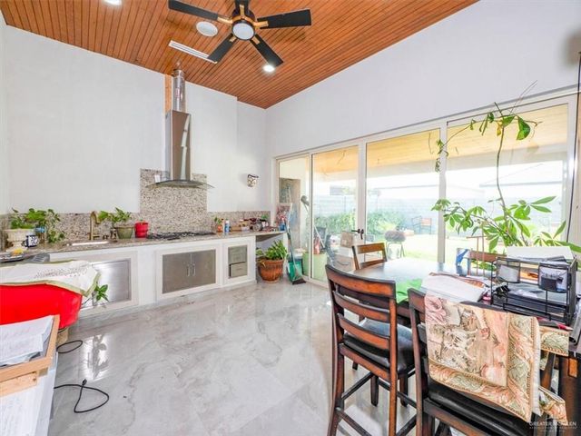 2712 W Chesterfield Avenue, Edinburg, TX 78539