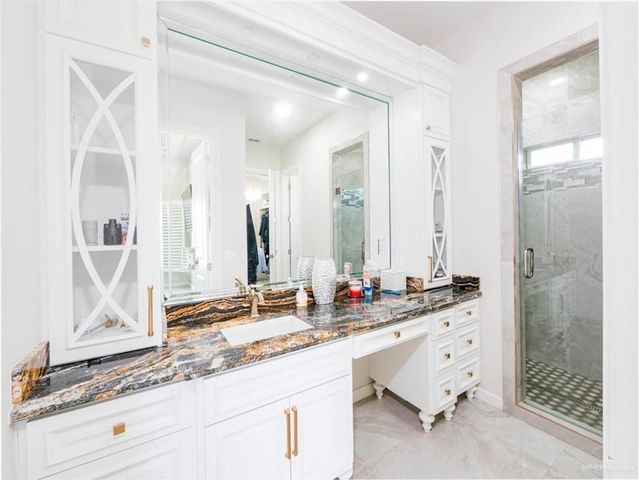 2712 W Chesterfield Avenue, Edinburg, TX 78539