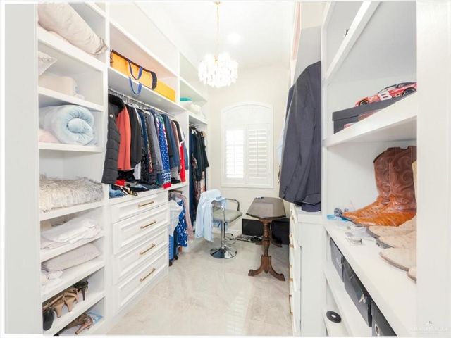 2712 W Chesterfield Avenue, Edinburg, TX 78539