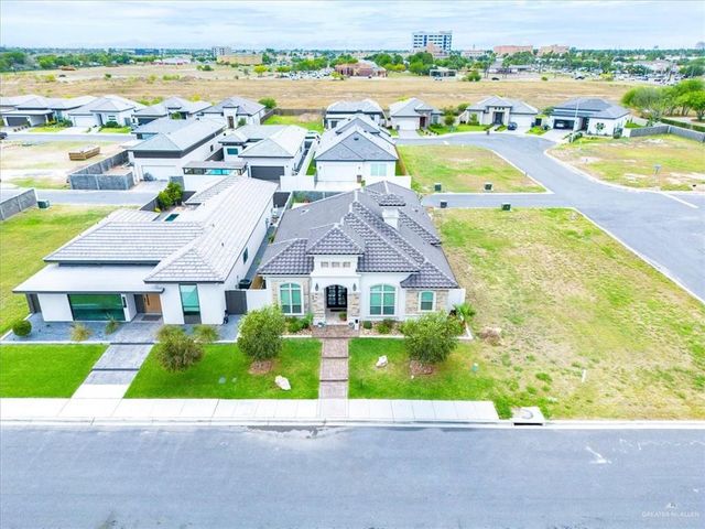 2712 W Chesterfield Avenue, Edinburg, TX 78539