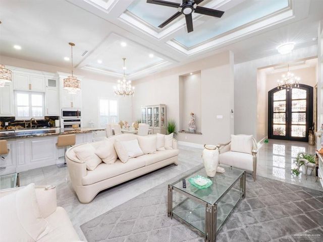 2712 W Chesterfield Avenue, Edinburg, TX 78539