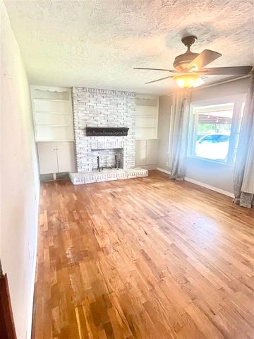 707 E Grand Ave, Frederick, OK 73542