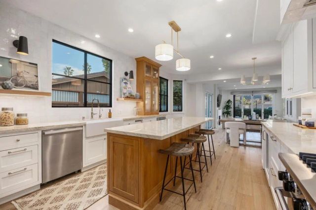 371 La Mesa Avenue, Encinitas, CA 92024