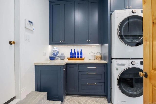 371 La Mesa Avenue, Encinitas, CA 92024