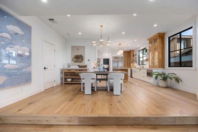 371 La Mesa Avenue, Encinitas, CA 92024