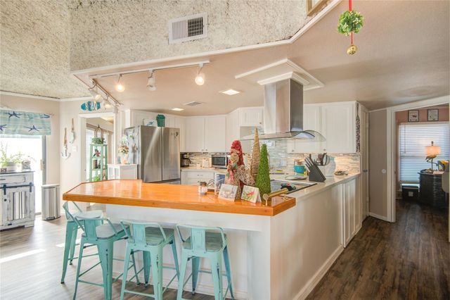 83 Dolphin Lane, Freeport, TX 77541