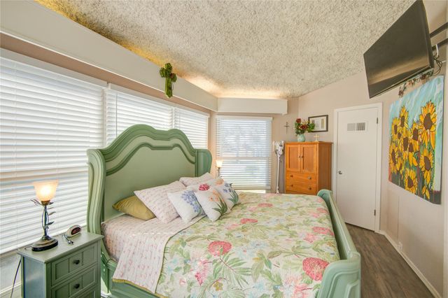 83 Dolphin Lane, Freeport, TX 77541