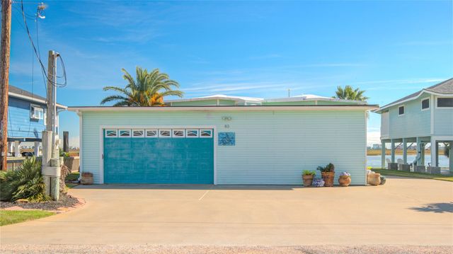 83 Dolphin Lane, Freeport, TX 77541