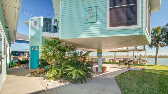 83 Dolphin Lane, Freeport, TX 77541