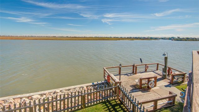 83 Dolphin Lane, Freeport, TX 77541