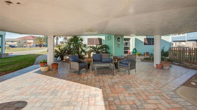 83 Dolphin Lane, Freeport, TX 77541