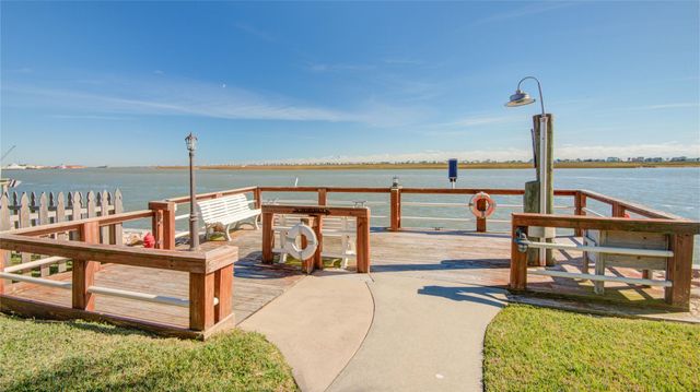 83 Dolphin Lane, Freeport, TX 77541