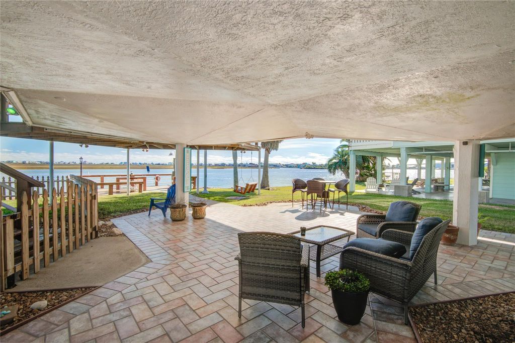 83 Dolphin Lane, Freeport, TX 77541