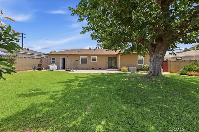 1415 E Walnut, Orange, CA 92867