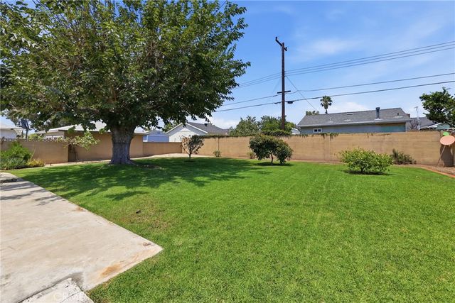 1415 E Walnut, Orange, CA 92867