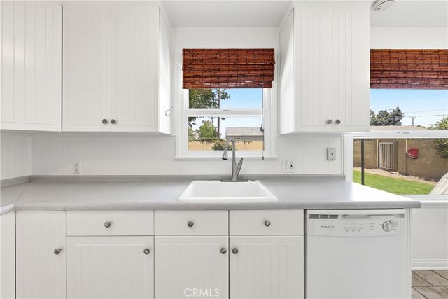 1415 E Walnut, Orange, CA 92867