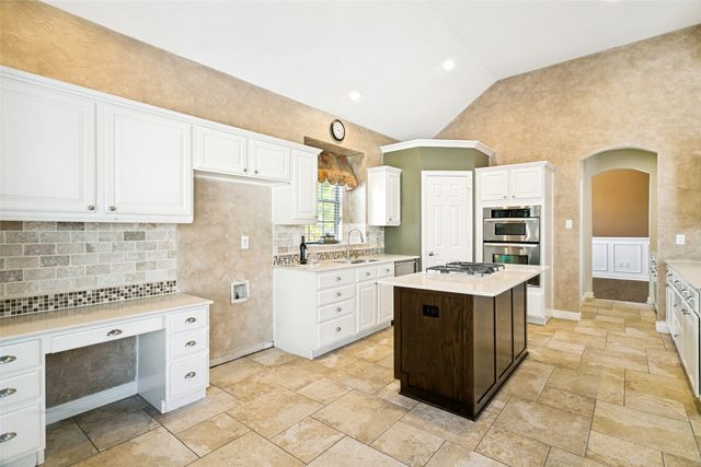 5713 Kelly Court, Haltom City, TX 76137