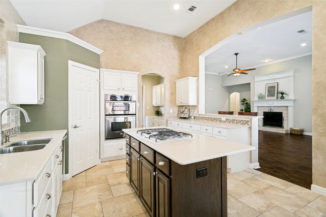 5713 Kelly Court, Haltom City, TX 76137