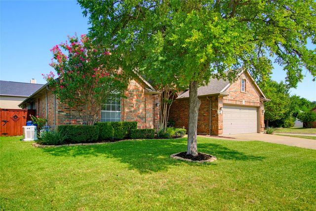 5713 Kelly Court, Haltom City, TX 76137