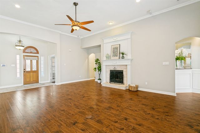 5713 Kelly Court, Haltom City, TX 76137
