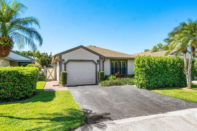 2579 Bedford Mews Drive, Wellington, FL 33414