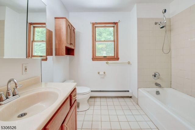 27 Cleveland Ter, West Orange Twp., NJ 07052