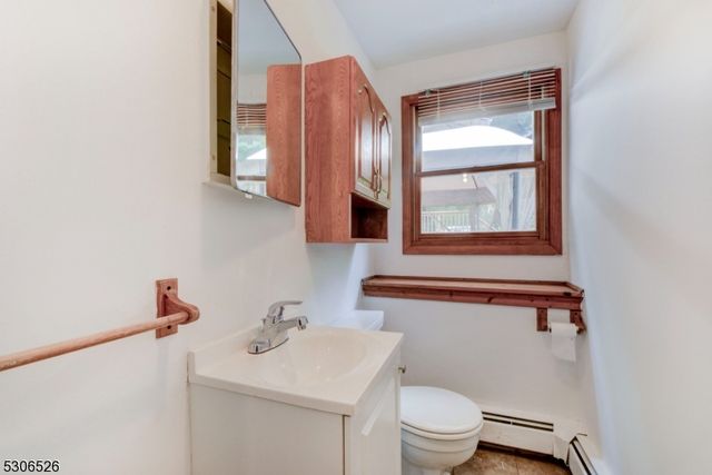 27 Cleveland Ter, West Orange Twp., NJ 07052