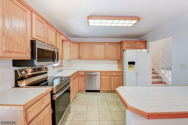 27 Cleveland Ter, West Orange Twp., NJ 07052