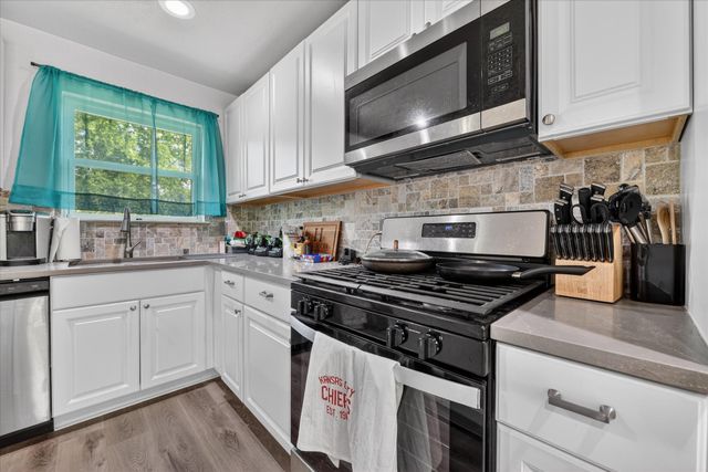 324 N Shore Place, Lewisville, TX 75067