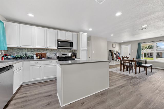 324 N Shore Place, Lewisville, TX 75067