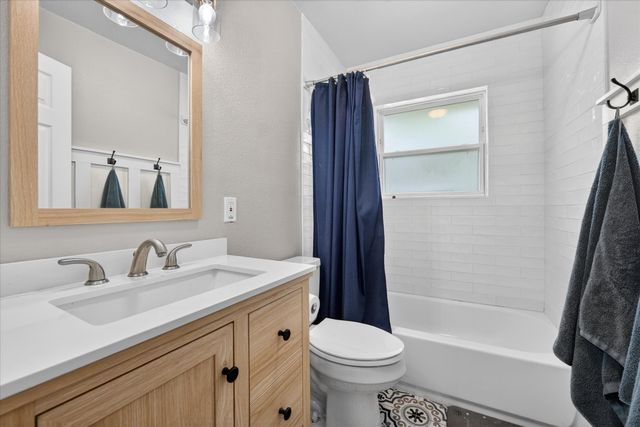 324 N Shore Place, Lewisville, TX 75067