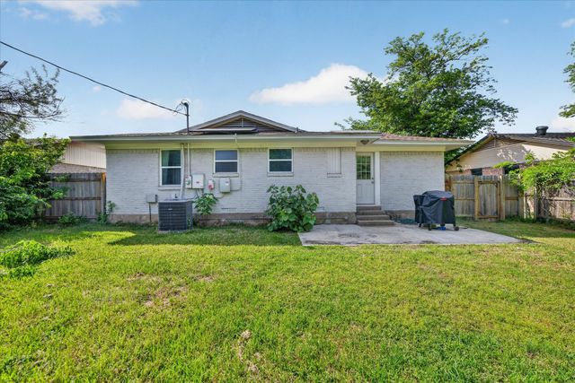 324 N Shore Place, Lewisville, TX 75067
