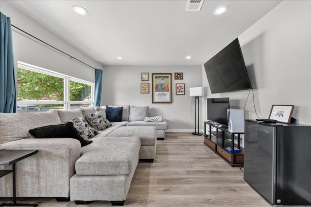 324 N Shore Place, Lewisville, TX 75067