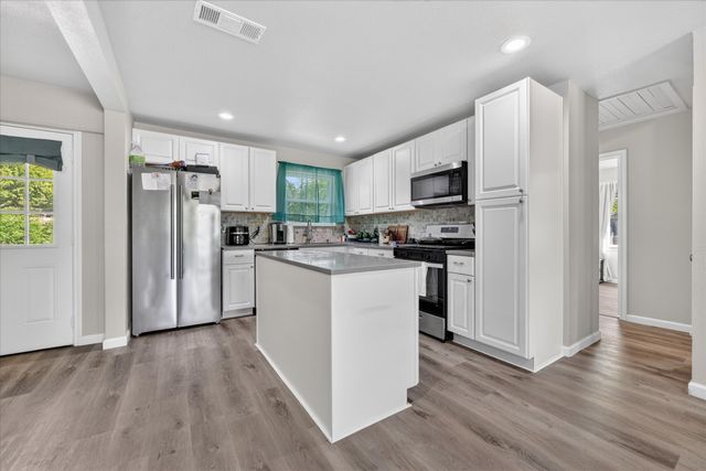 324 N Shore Place, Lewisville, TX 75067