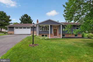 807 LANCELOT AVENUE, Mechanicsburg, PA 17055